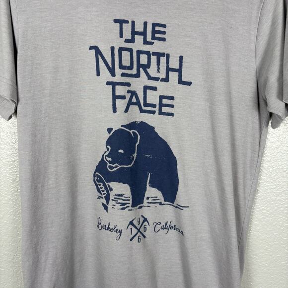 The North Face Men’s Grey Blue Grizzly Bear Size Medium Slim Fit Graphic Tee - Picture 2 of 5